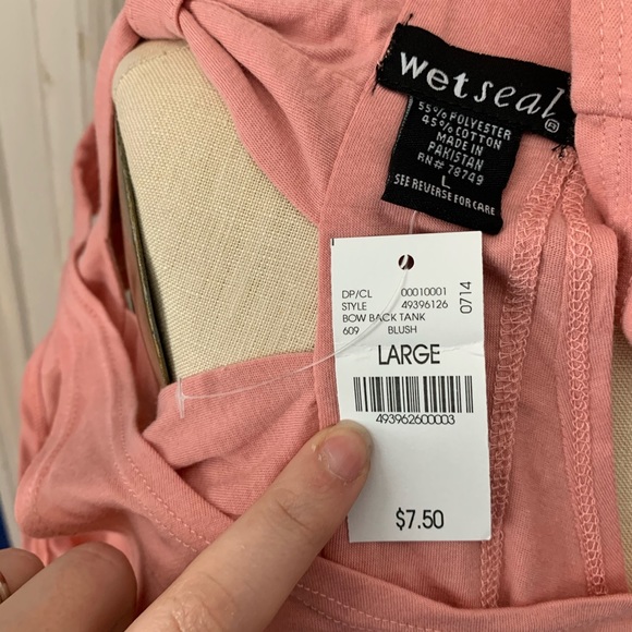 wet seal bow back tank - Picture 3 of 3